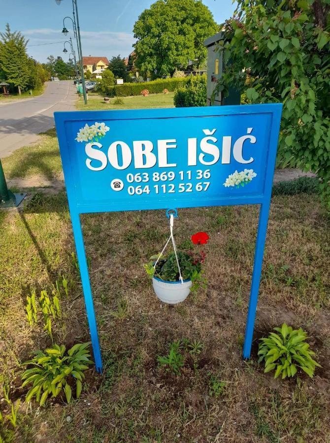 Appartamento Sobe Isic Veliko Gradište Esterno foto